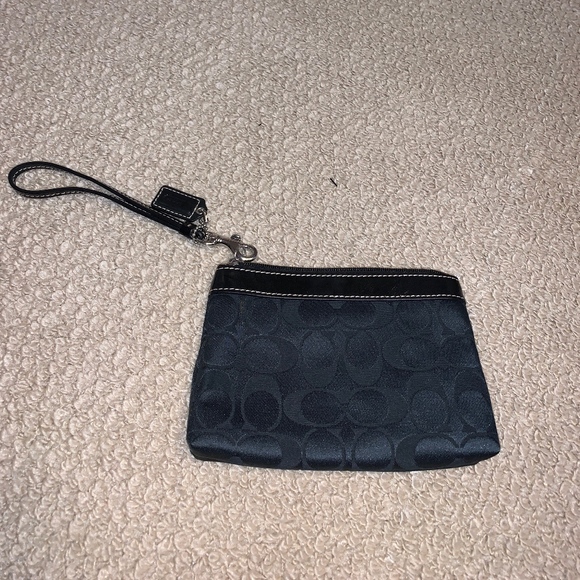 black coach wristlet - Picture 1 of 4